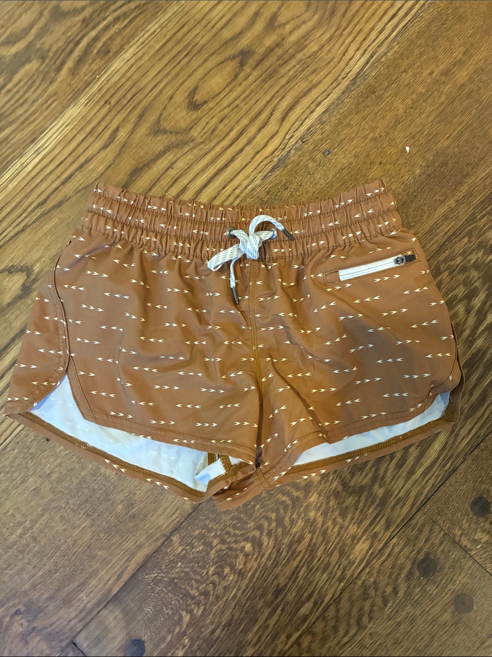 Vuori Women’s Rust Brown Active Shorts with Drawstring